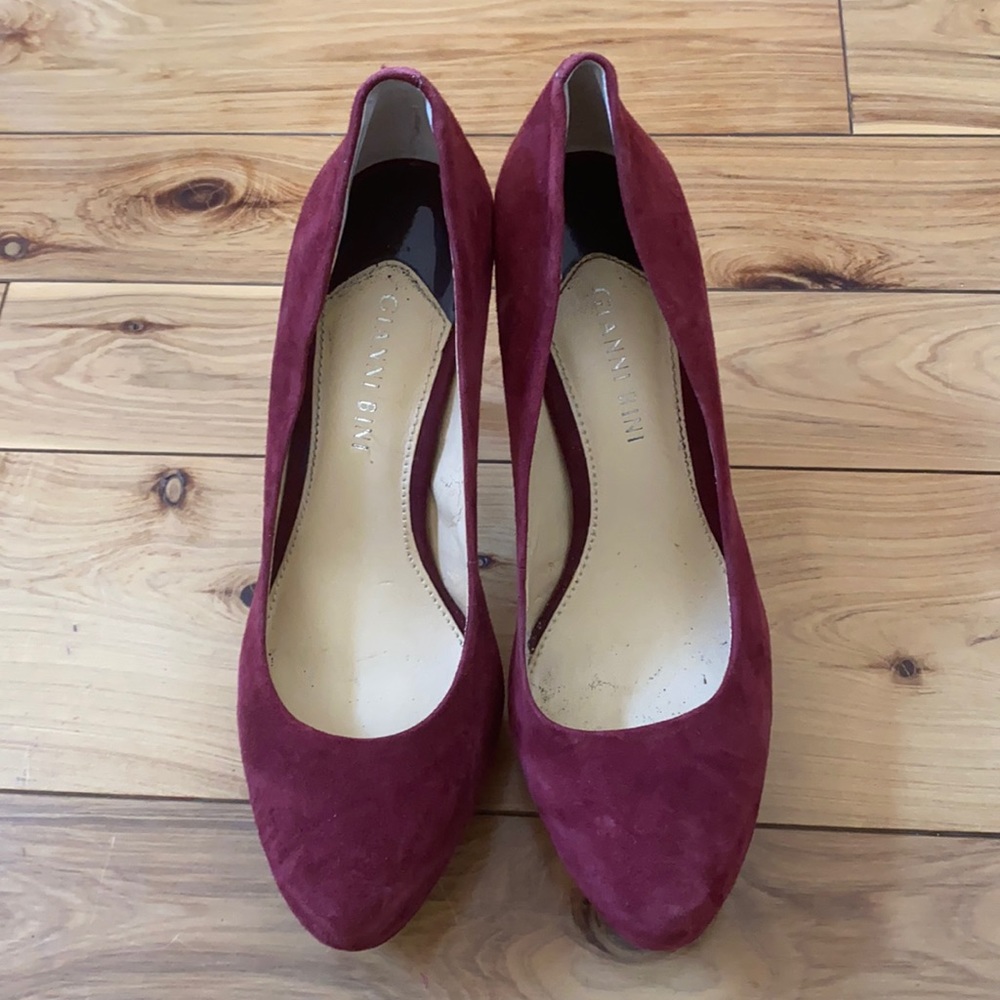 Merlot colored Gianni Bini suede leather heels